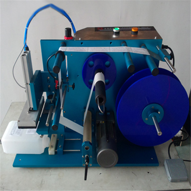 whole view of flat-surface labeller machine.jpg