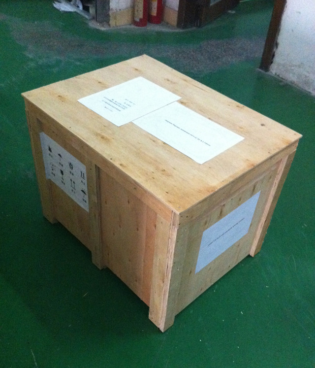 wooden case packaging for semi-automatic flat-surface labele