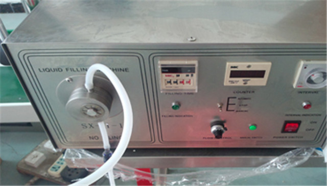 front panel of YX-I magnetic pump liquid filling machine.jpg