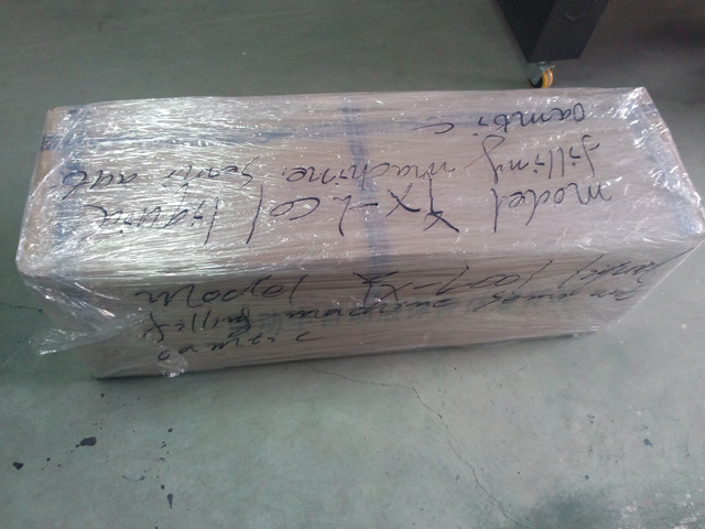 packaging of YX-LC03 handheld pneumatic filling machine semi