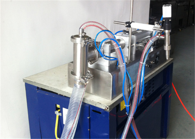 side view of YX-LC03 handheld pneumatic filling machine semi