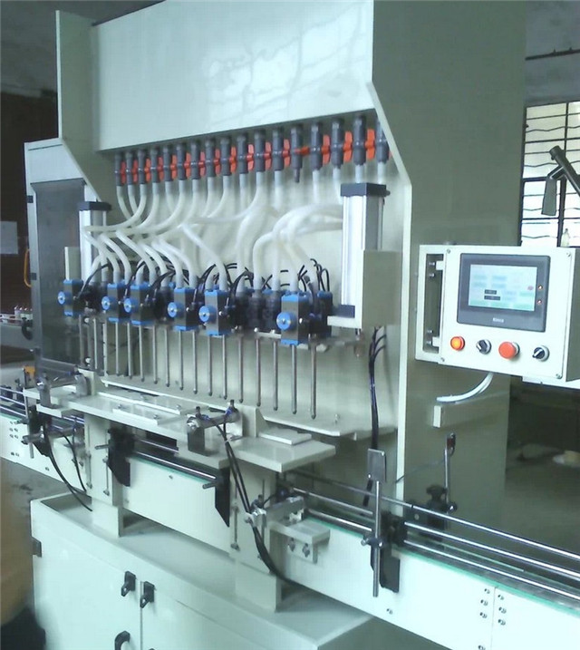 side view of Strong liquid filling machine automatic.jpg