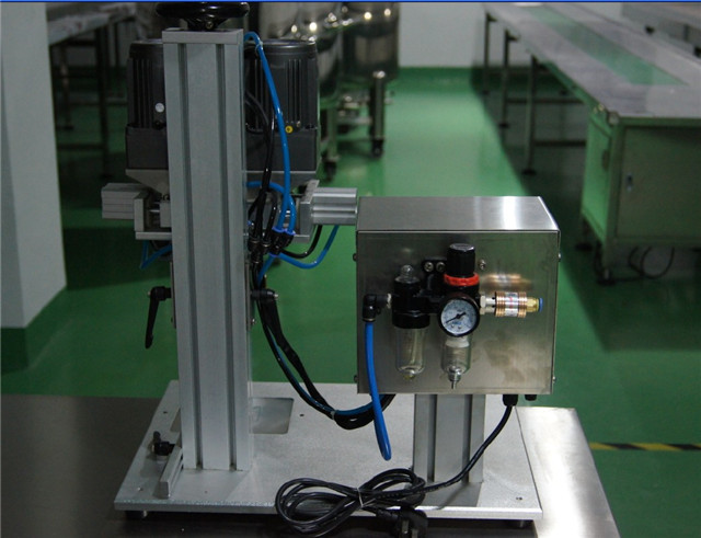 US customer ordered l YX-SCM001 bench-top semi-auto screw capping machine