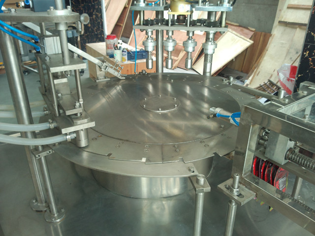 filling capping turntable for automatic standup pouch fillin