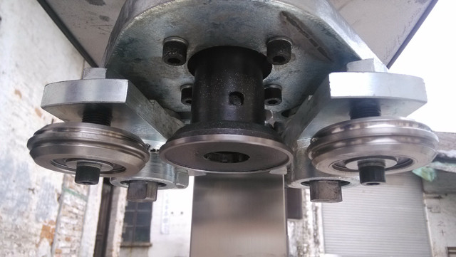 sealing head details of YX-41AA can sealing seaming machine.