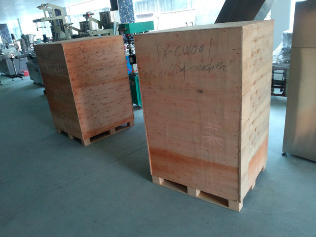 wooden case packing for cap wadding lining machine induction