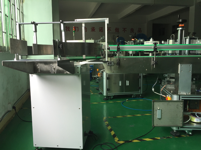 feeding table of vertical automatic labelling machines with 