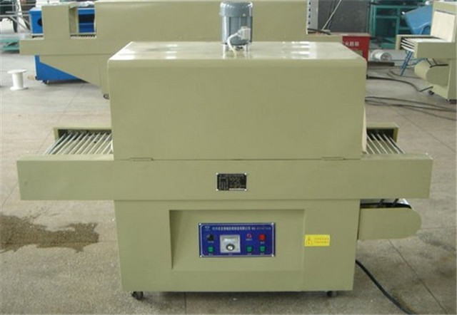 front view of heat tunnel shrink wrapping machine.jpg