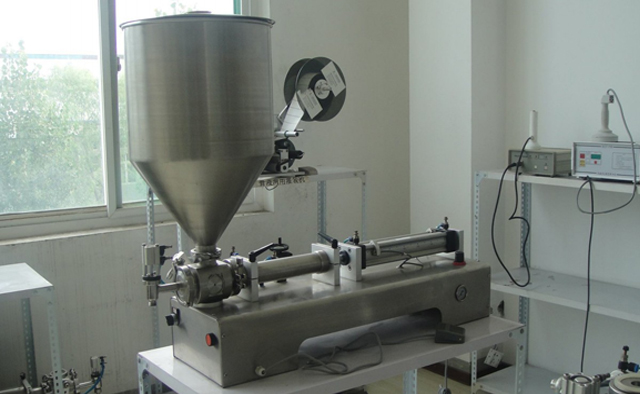 semi automatic filling machine for cream paste pneumatic liquid filler with vertical hopper